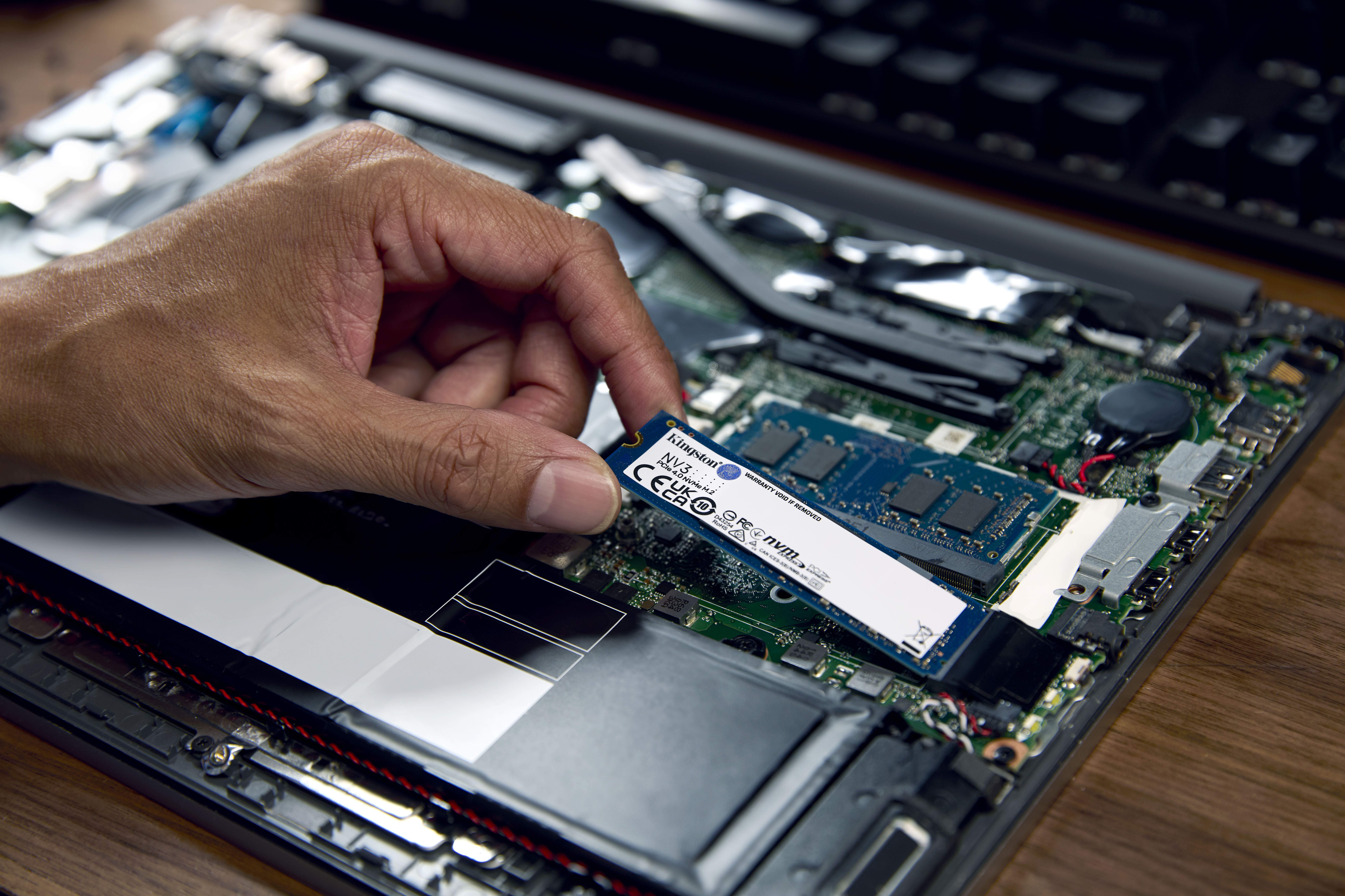 Kingston NV3 - SSD - 2 TB - intern - M.2 2280 - PCIe 4.0 x4 (NVMe), Ansicht 2