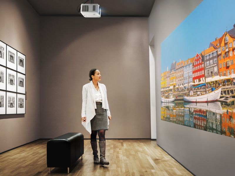 ViewSonic Laserprojector Full HD shorttrow TR 0.49 - incl - Digital-Projektor - DLP/DMD, Ansicht 3