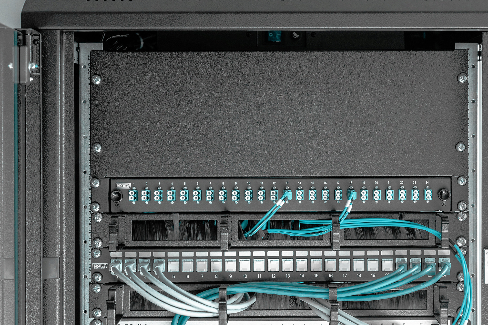 DIGITUS Blindabdeckung für 483 mm (19)-Schränke, Ansicht 2
