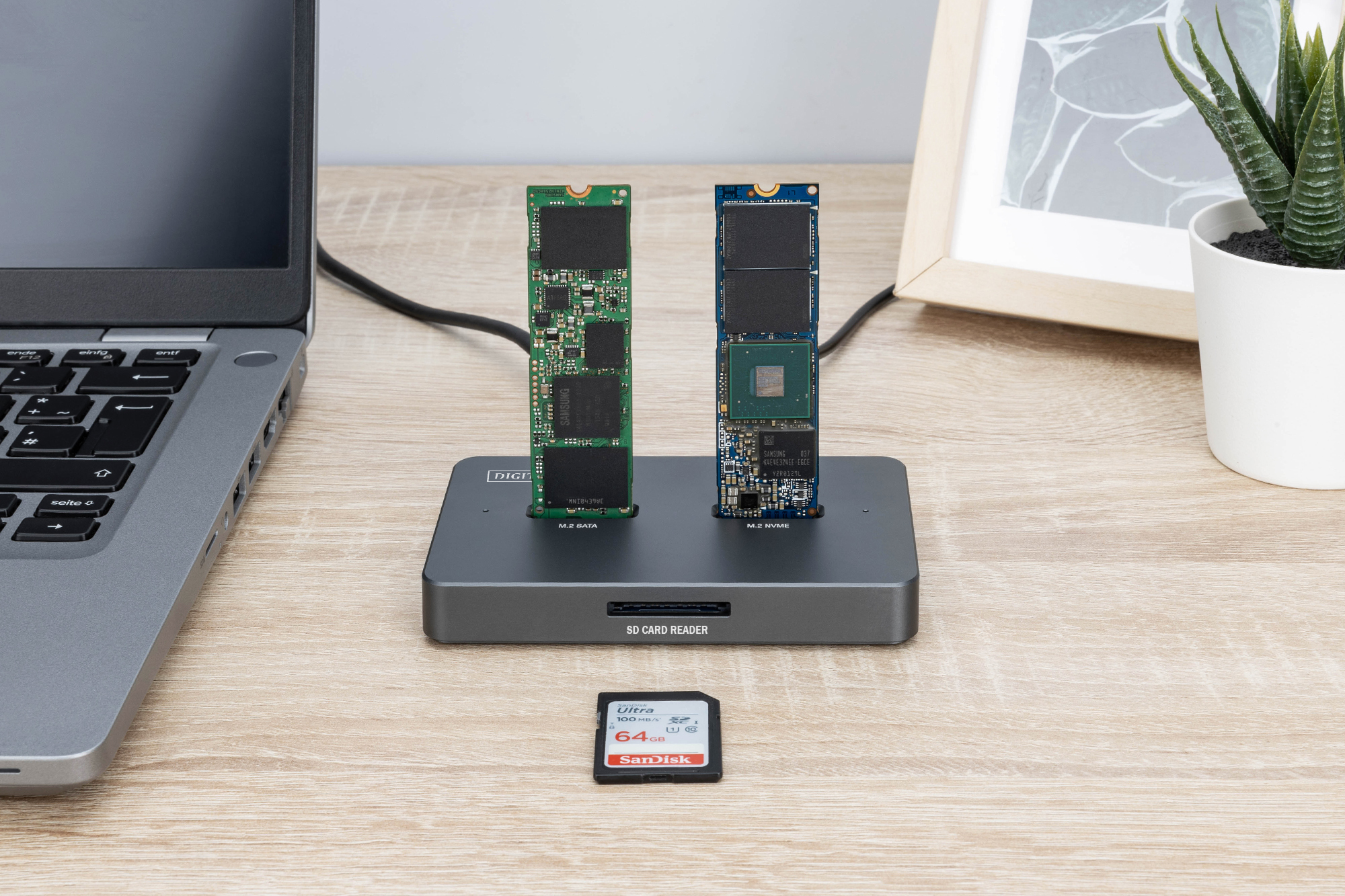 DIGITUS Docking USB-C->NVMe SSD SATA SSD SD, Ansicht 2