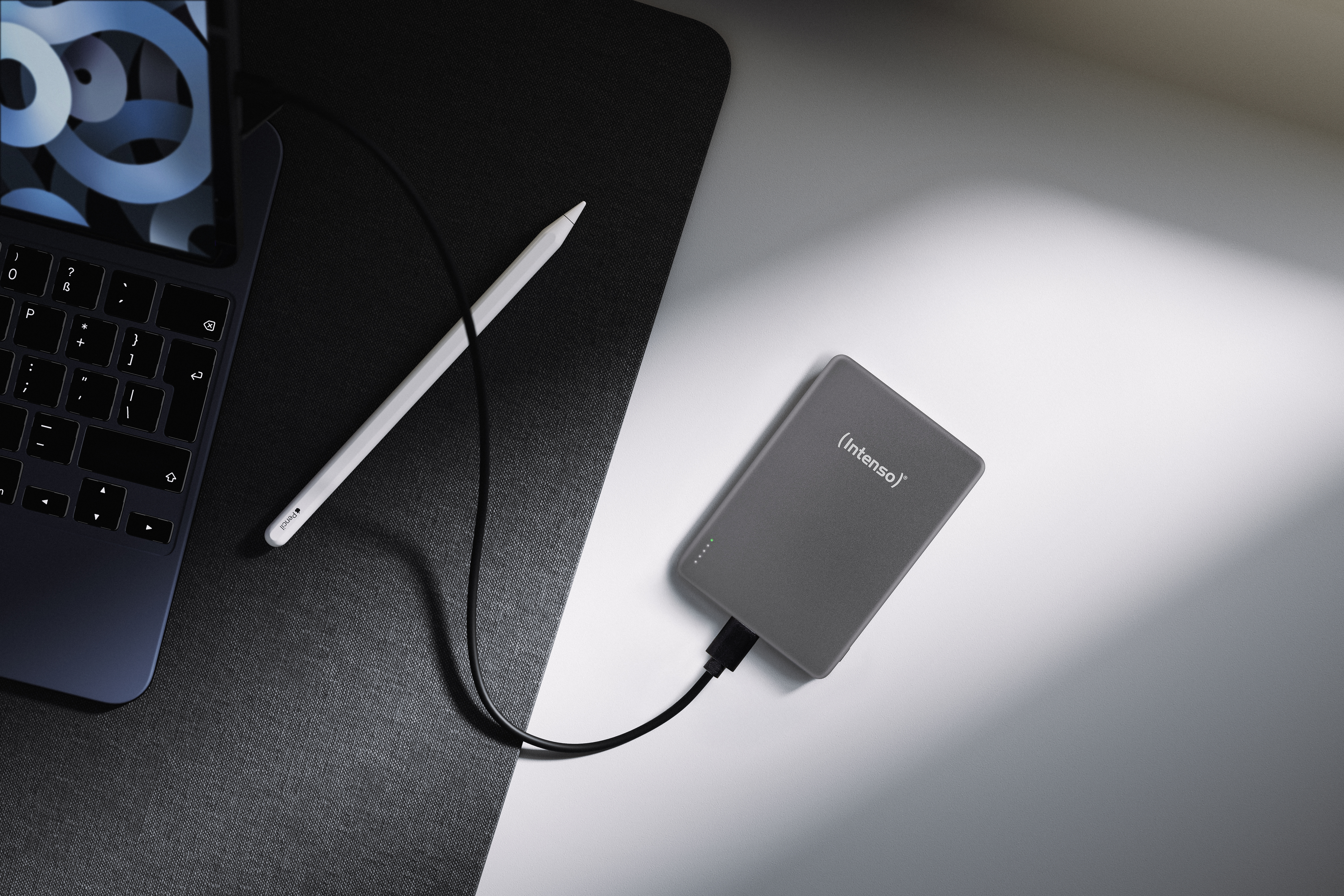 Intenso Magnetic Wireless Power Bank MW5000 grau - Akku - 5.000 mAh, Ansicht 2