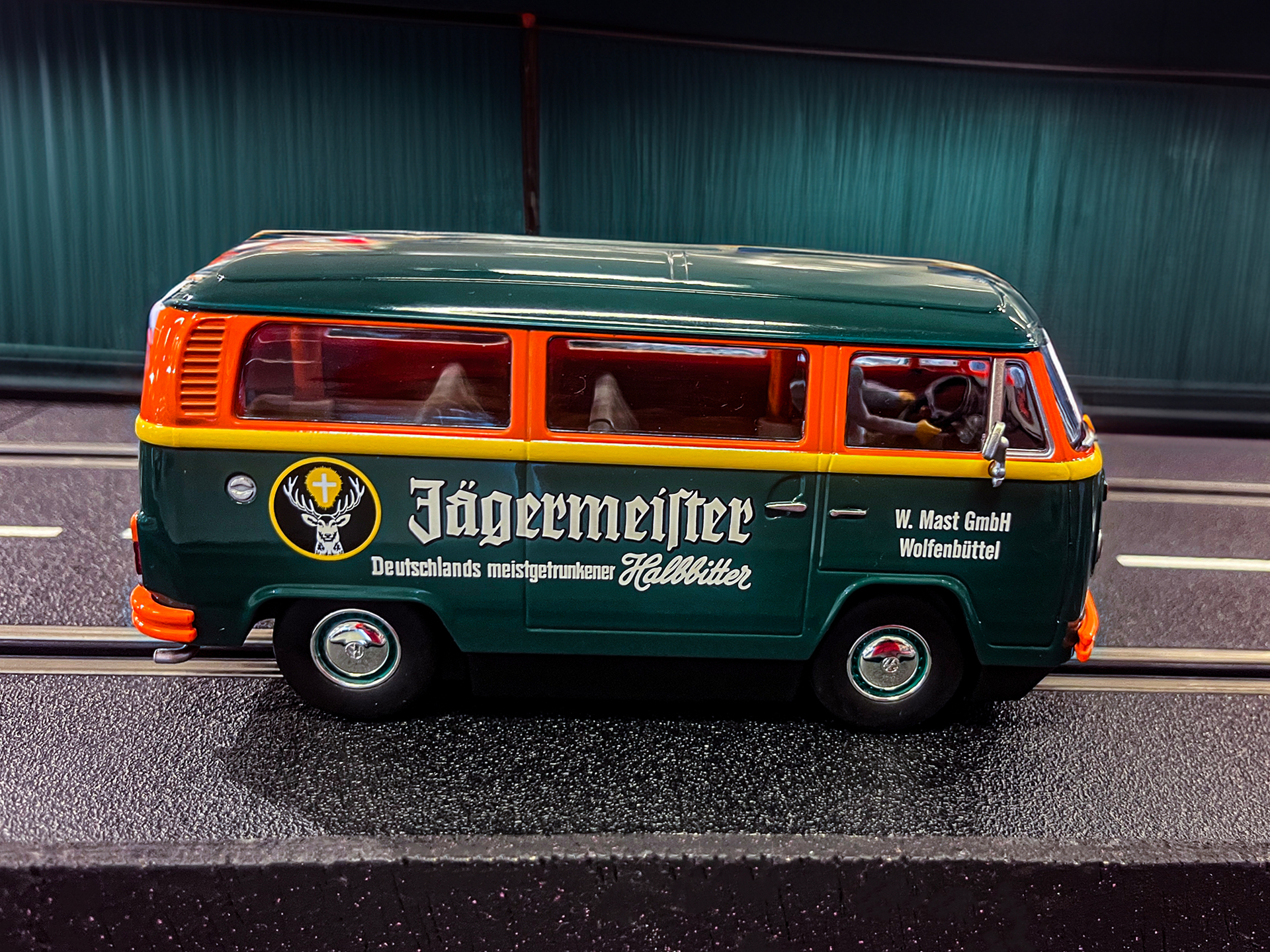 Stadlbauer Digital 132 20032034 VW Bus T2b Jägermeister, Ansicht 3