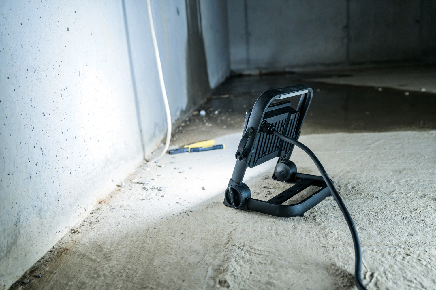 Brennenstuhl LED Baustrahler JARO 4060 M, 3450lm, 30W, 3m H07RN-F 3G1,0, IP65, Ansicht 4