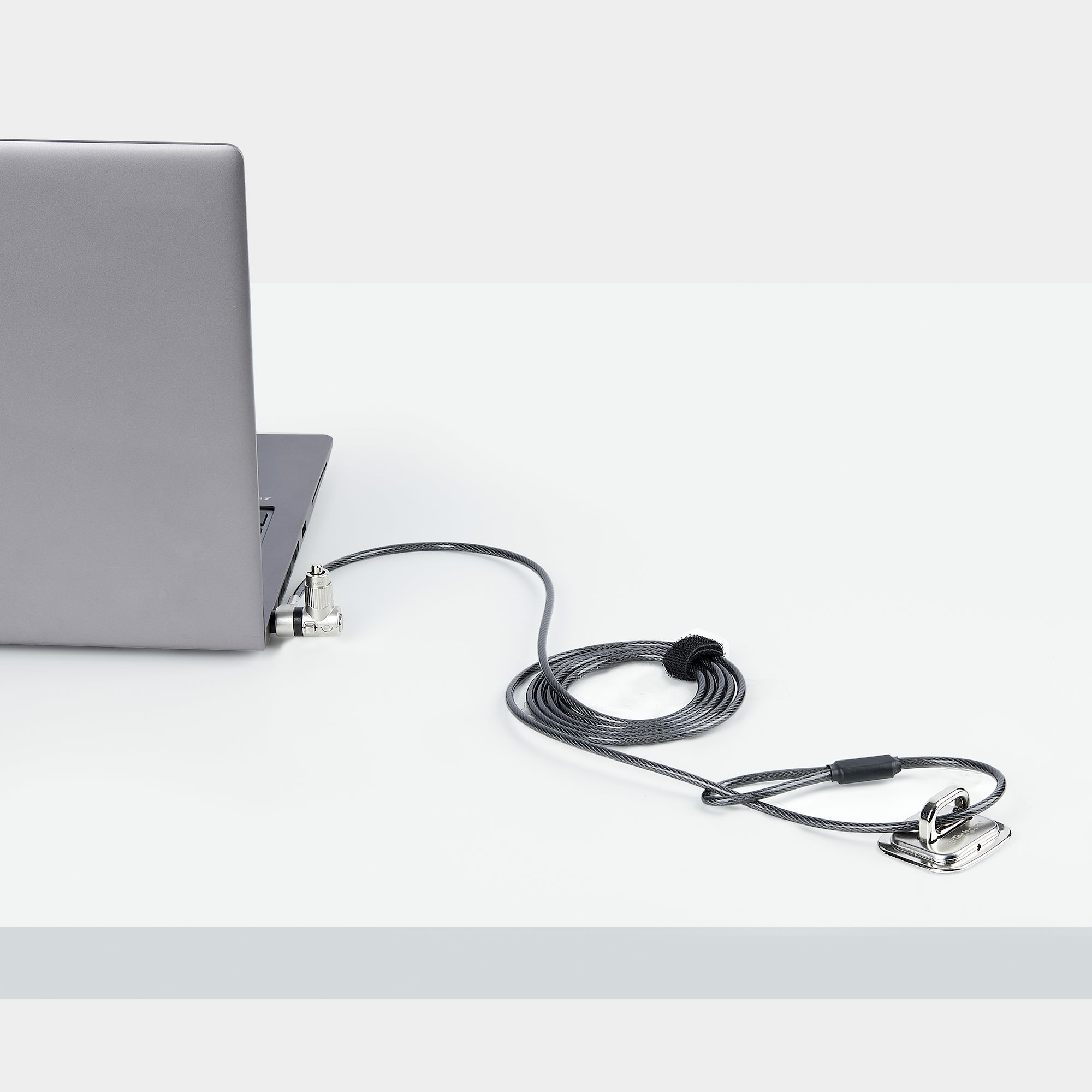 StarTech.com 3-in-1 Laptop Lock Compatible w/Noble Wedge/Nano/K-Slot, Ansicht 2