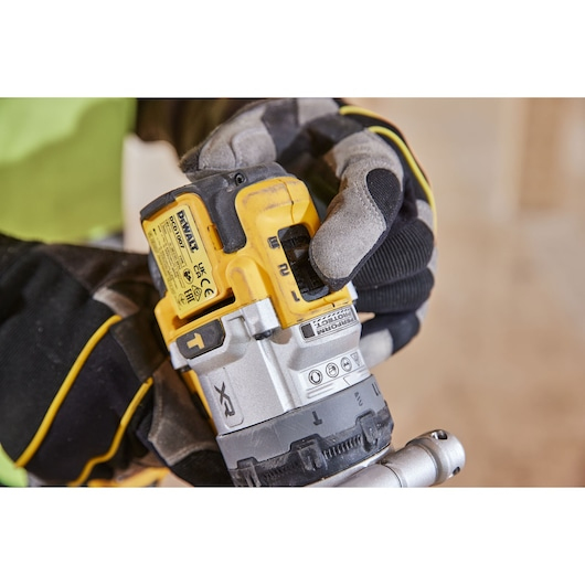 DeWalt DCD1007NT XR Akku-Schlagbohrschrauber solo inkl. Koffer, Ansicht 4