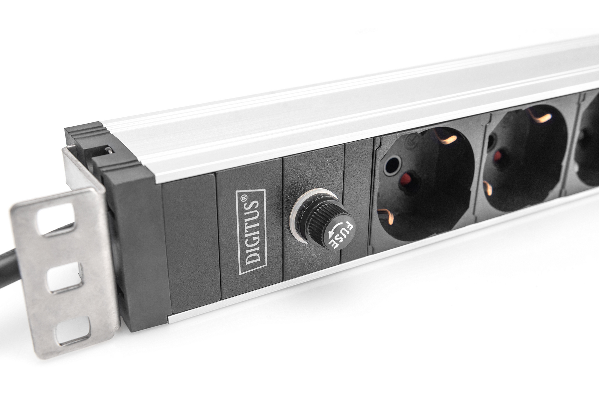 DIGITUS Alu Steckdosenleiste 8-fach 1HE IT 2m, Ansicht 4