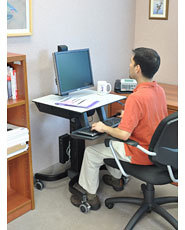 Ergotron WorkFit-C Single LD - Sitz-/Steh-Arbeitsplatz, Ansicht 3