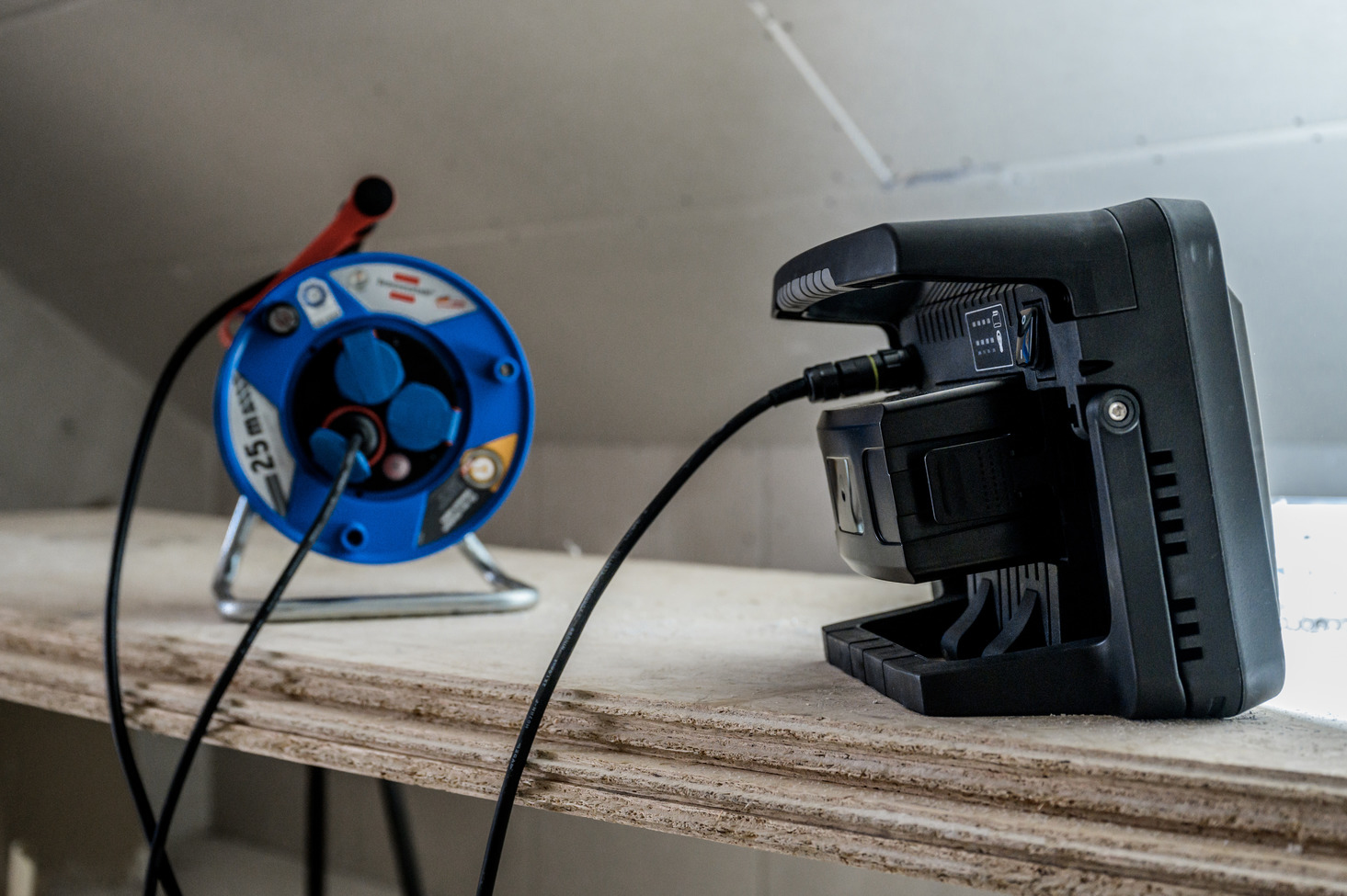Brennenstuhl Professional Multi Battery 10050 MH, Ansicht 3
