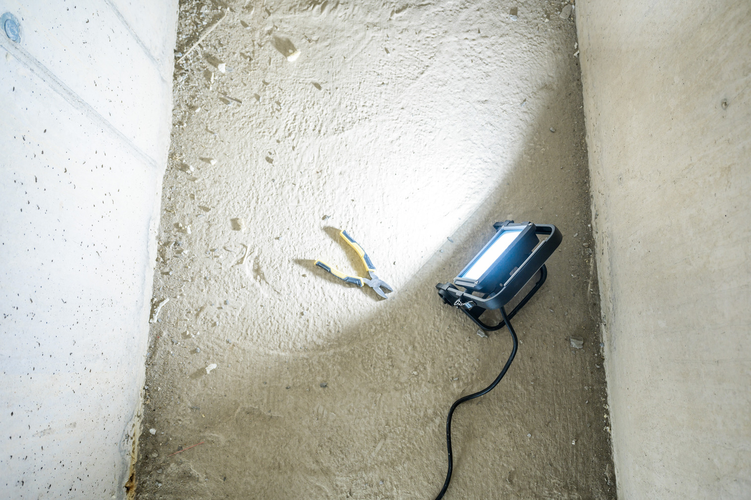 Brennenstuhl LED Baustrahler JARO 4060 M, 3450lm, 30W, 3m H07RN-F 3G1,0, IP65, Ansicht 3