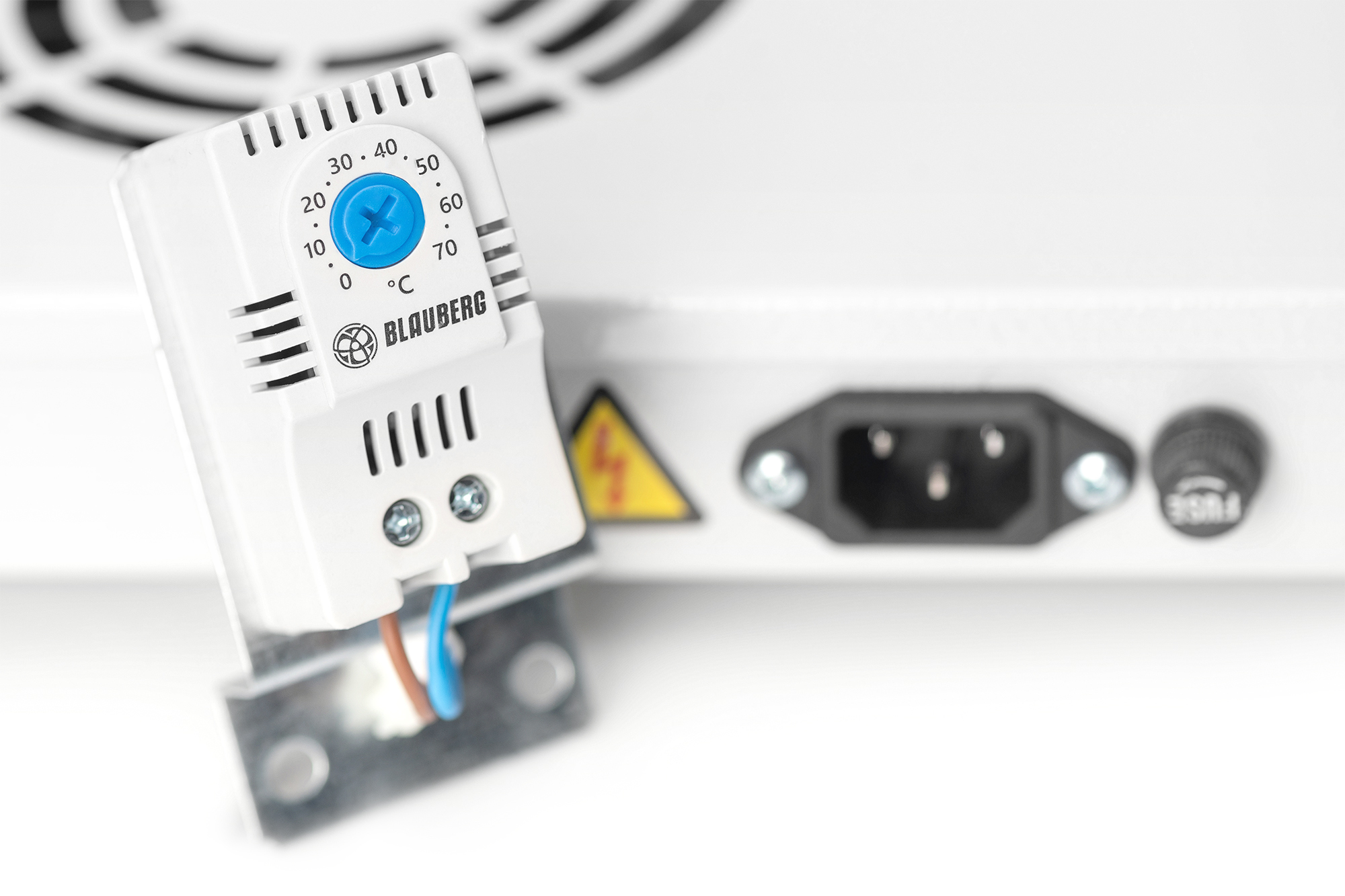 DIGITUS Lüftereinheit zur variablen 483 mm (19)-Installation, Ansicht 4