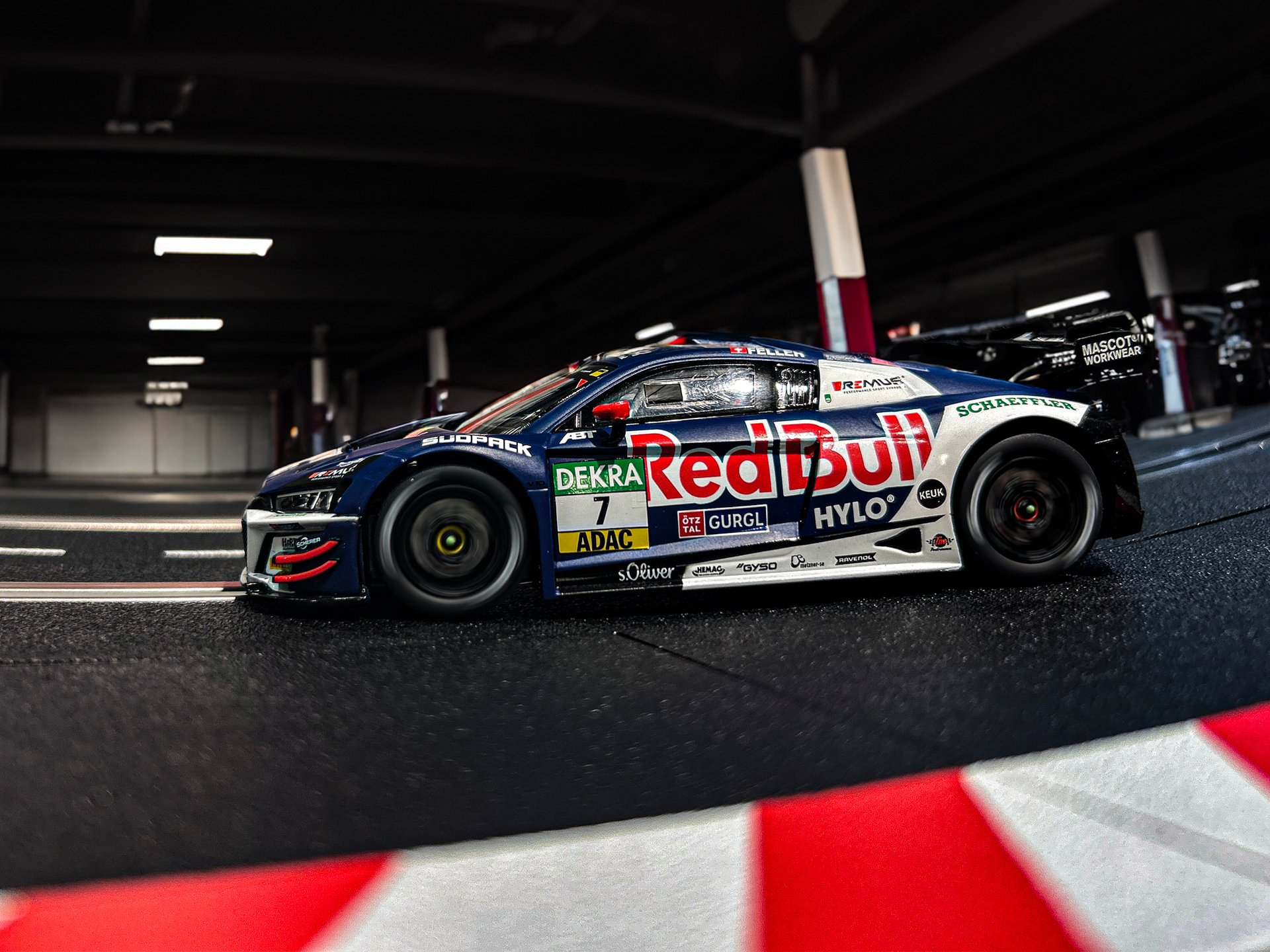 Stadlbauer Digital 132 20032044 Audi R8 LMS GT3 Red Bull DTM, Ansicht 3