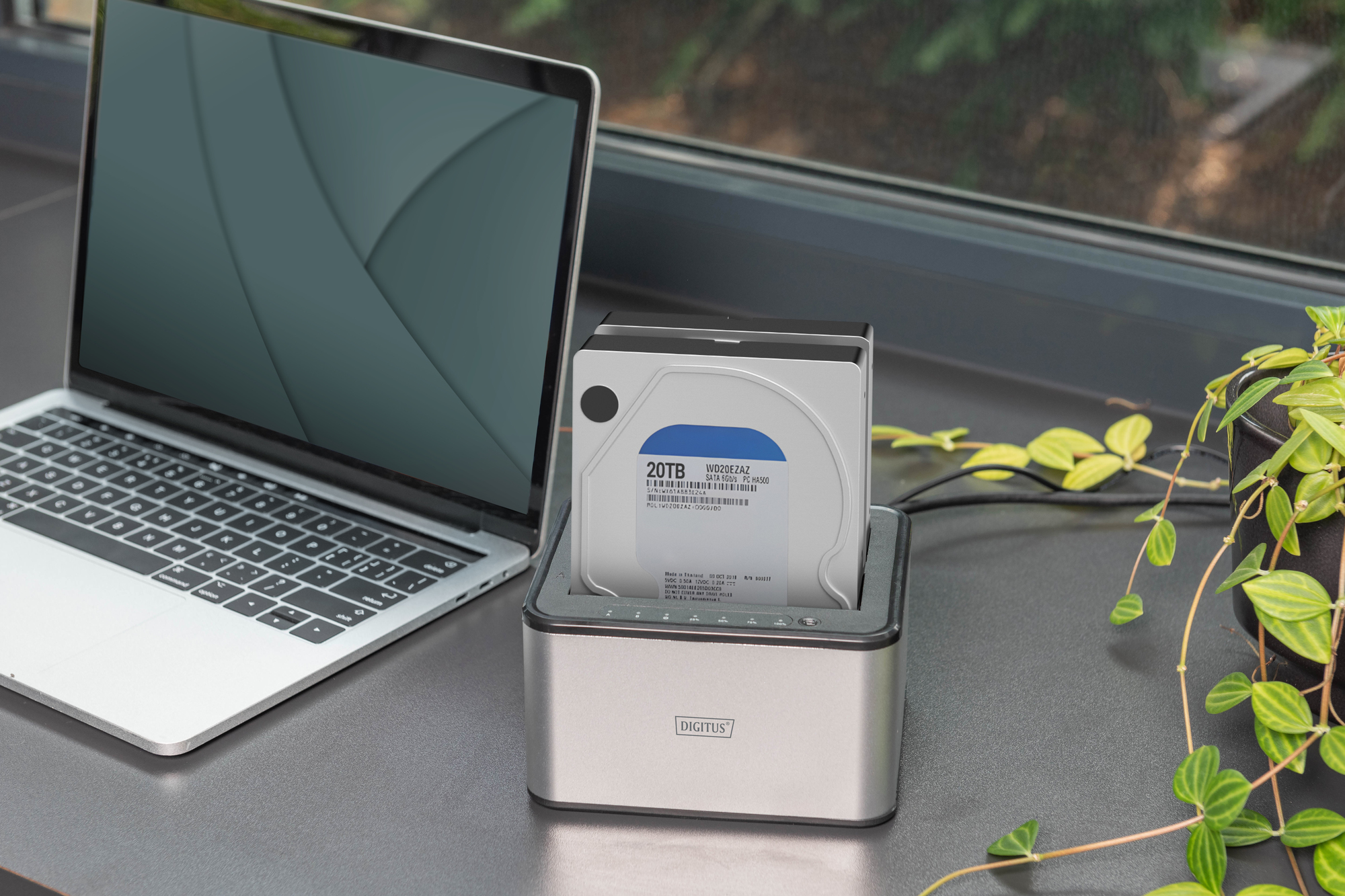 DIGITUS USB 3.0 Duale SATA HDD Dockingstation 2,5/ 3,5, Ansicht 2