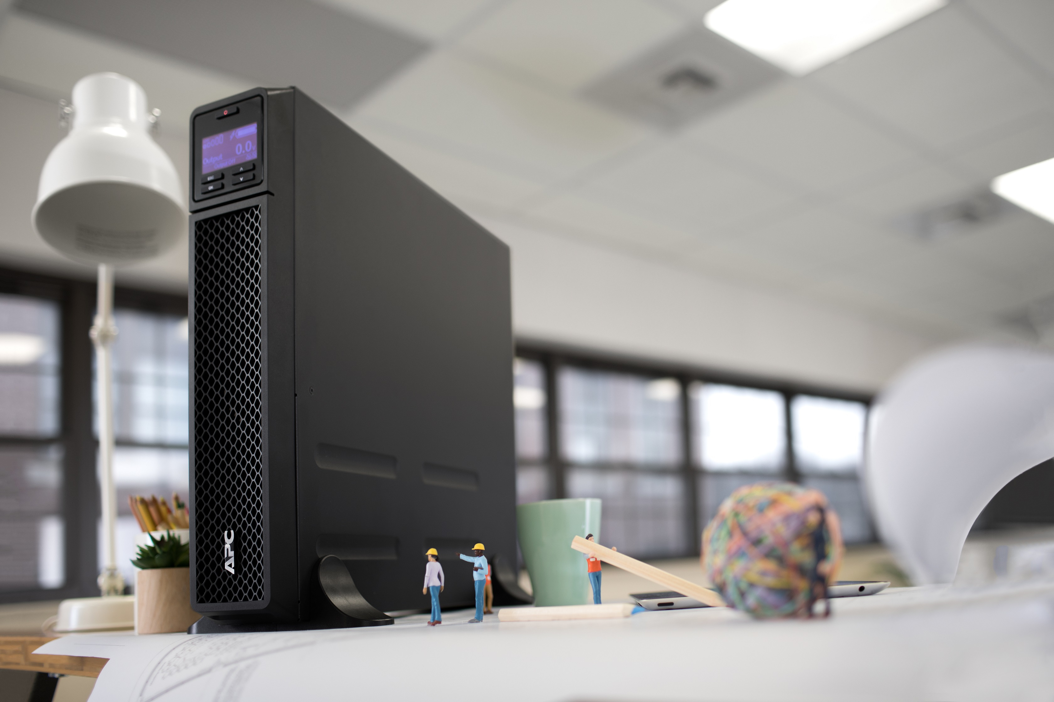 APC Smart-UPS SRT 3000VA - USV - Wechselstrom 230 V, Ansicht 2