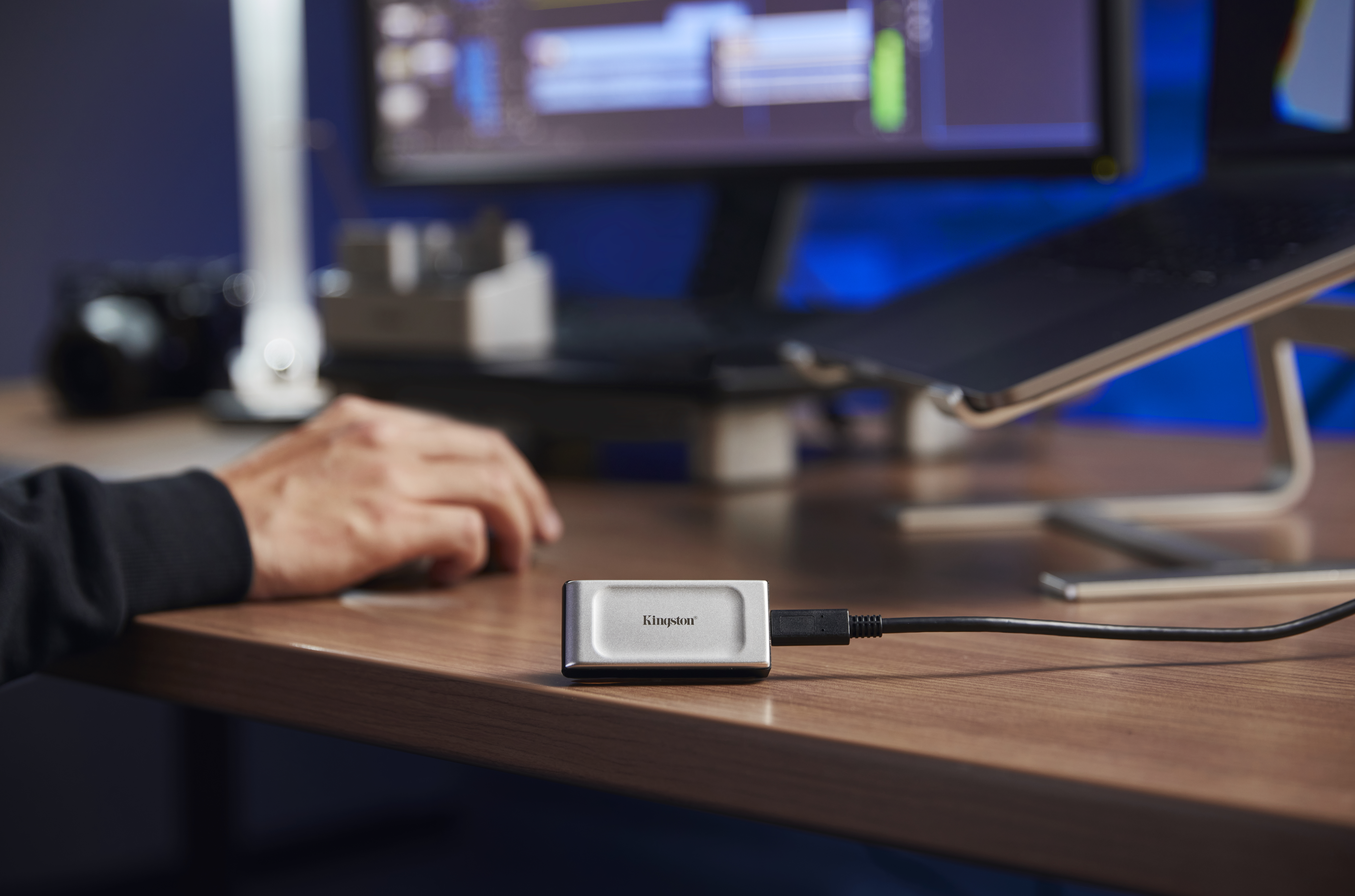 Kingston XS2000 - SSD - 1 TB - extern (tragbar) - USB 3.2 Gen 2x2 (USB-C Steckverbinder), Ansicht 3