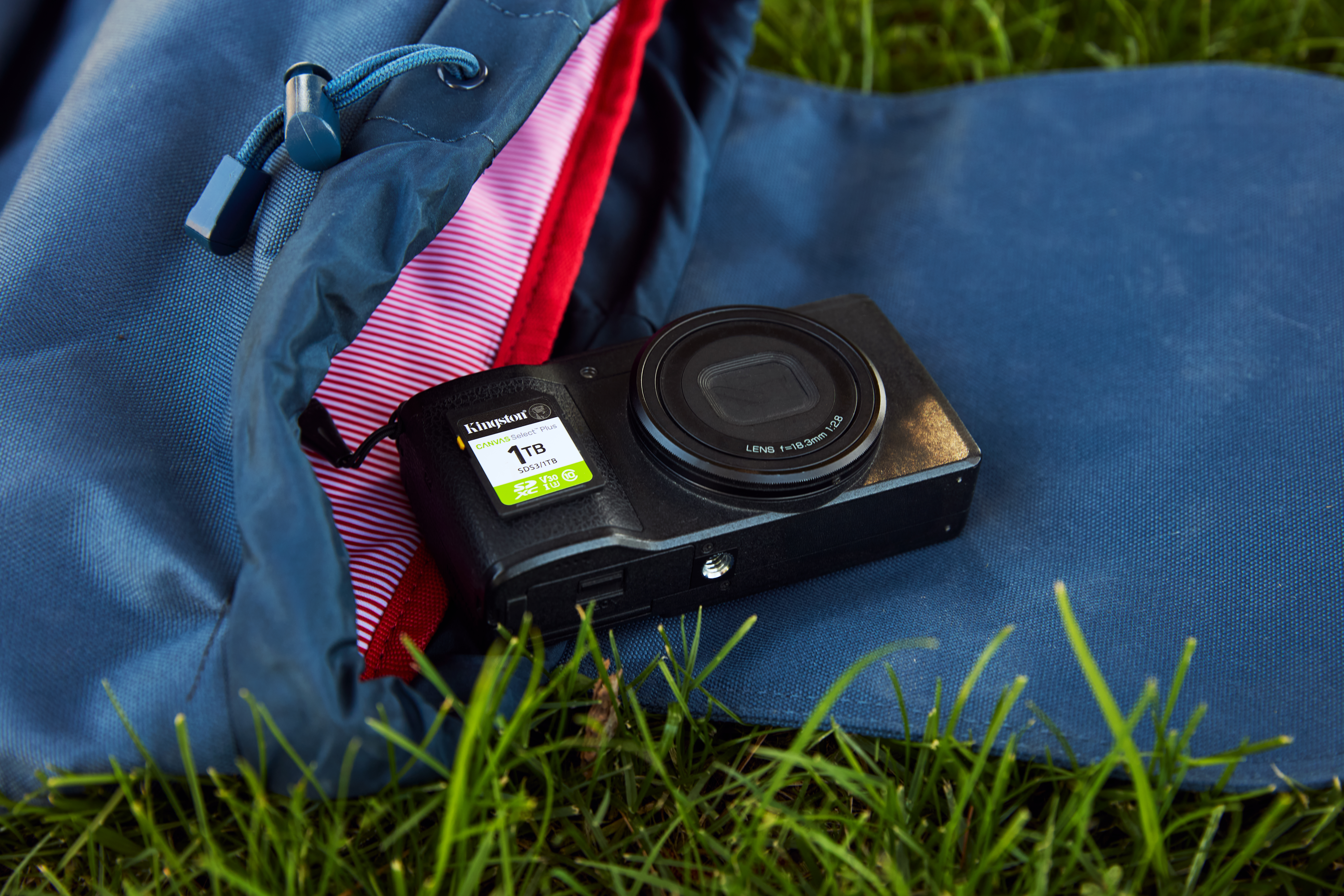 Kingston Canvas Select Plus - Flash-Speicherkarte - grün, schwarz, weiß 1 TB, Ansicht 3
