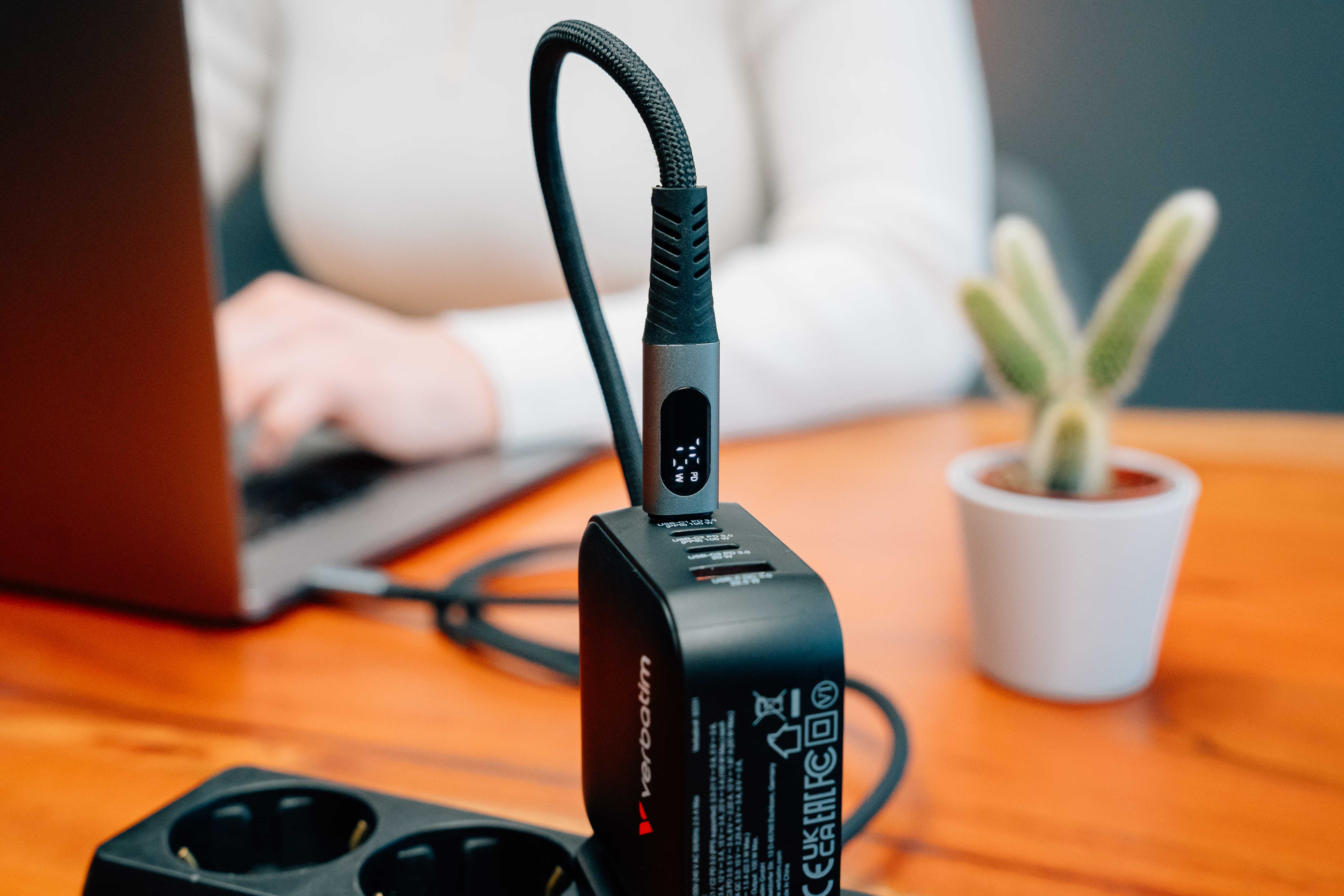Verbatim Sync&Charge 240W 120cm USB-C/USB-C inkl. Display  31849, Ansicht 2