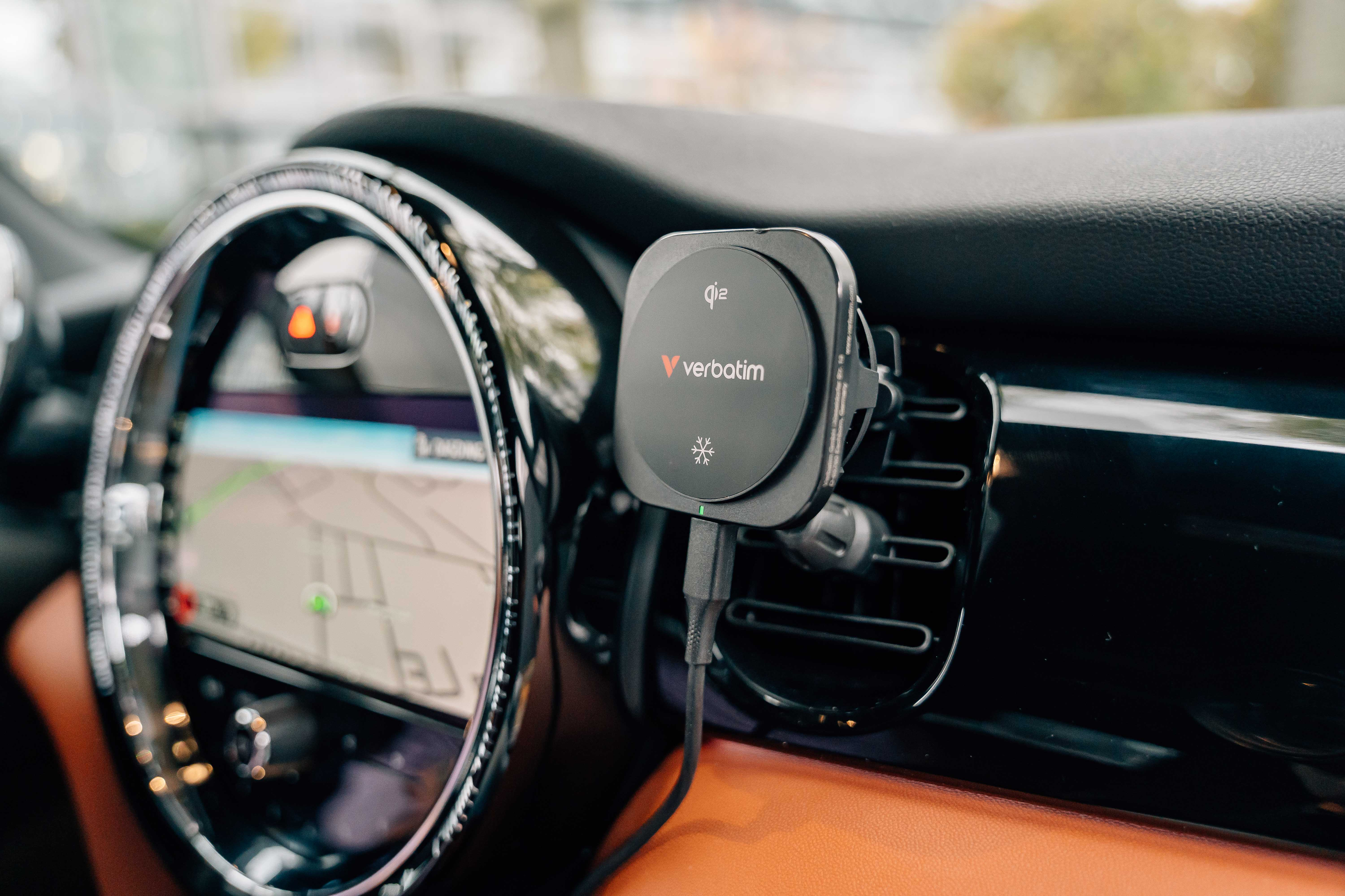 Verbatim Charge 'n' Drive - Kfz-Halterung für induktives Laden - 7608 kg, Ansicht 2
