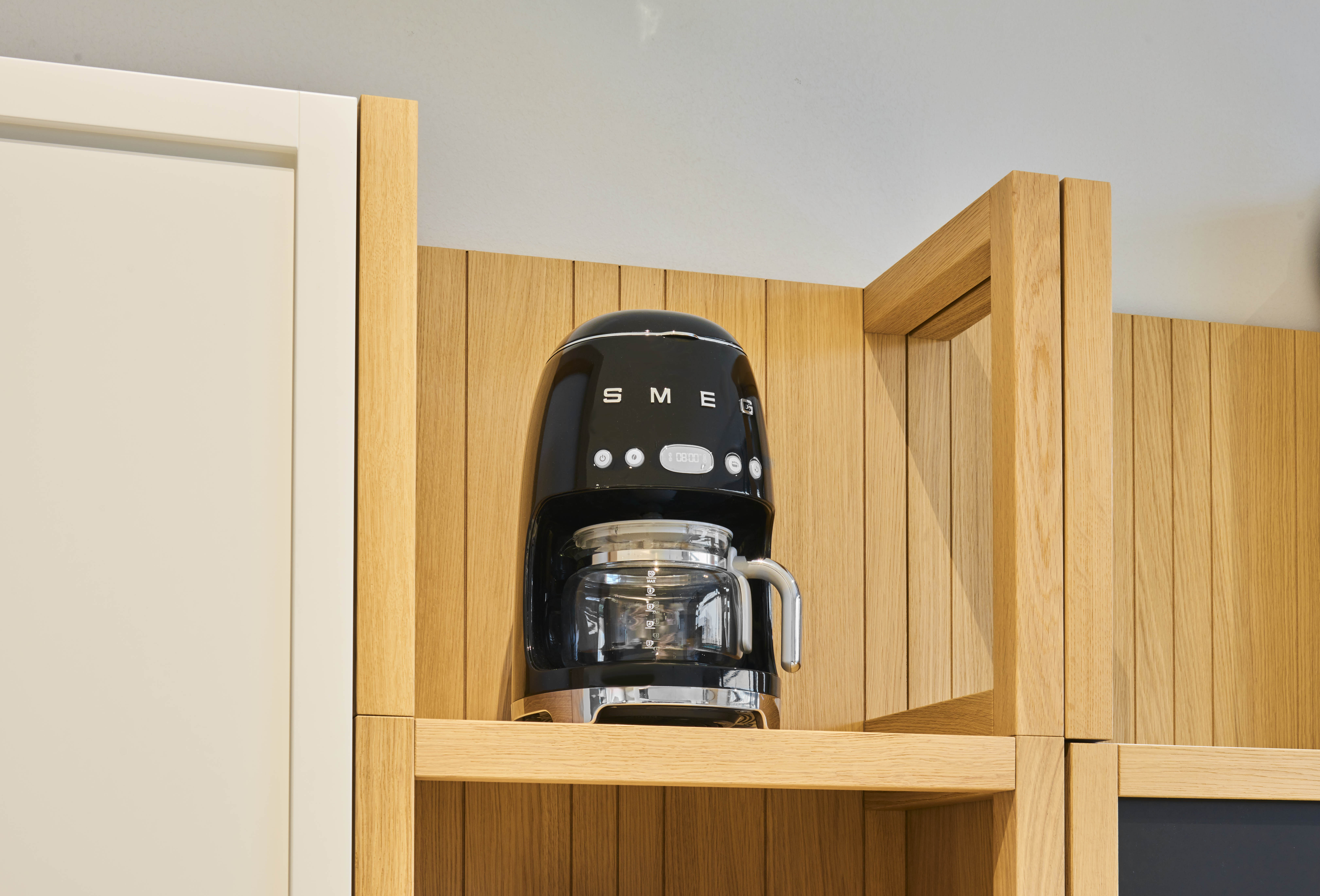 SMEG DCF02BLEU - Filterkaffeemaschine - 1,4 l - Gemahlener Kaffee - 1050 W - Schwarz, Ansicht 2