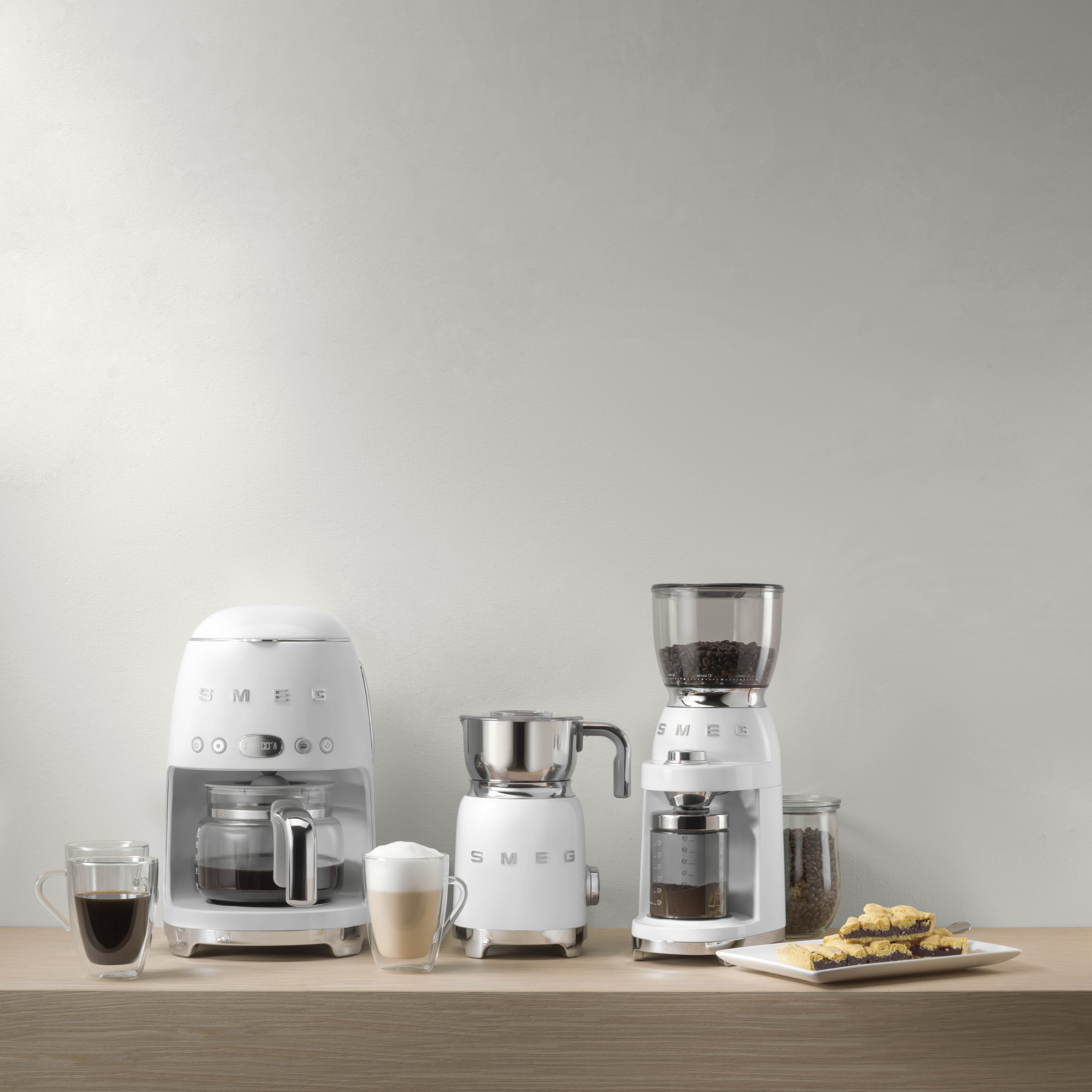 SMEG 50's Style DCF02WHEU - Kaffeemaschine - 10 Tassen, Ansicht 2