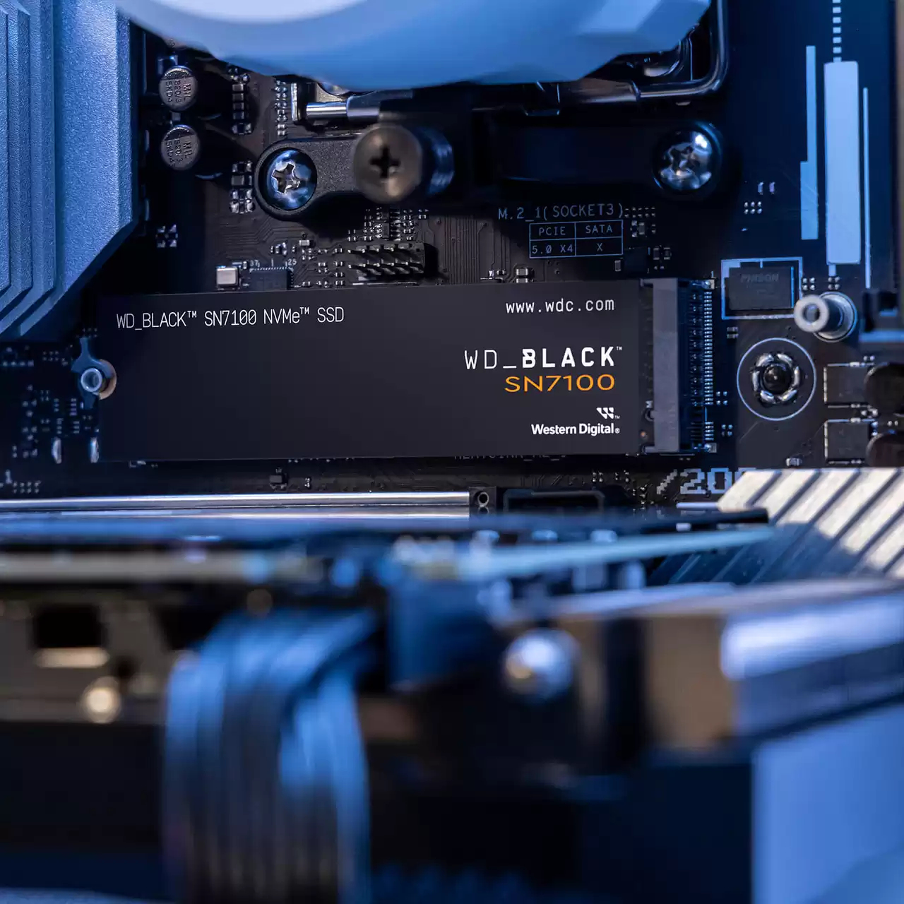 WD 1TB WD_BLACK SN7100 NVME SSD UP, Ansicht 2