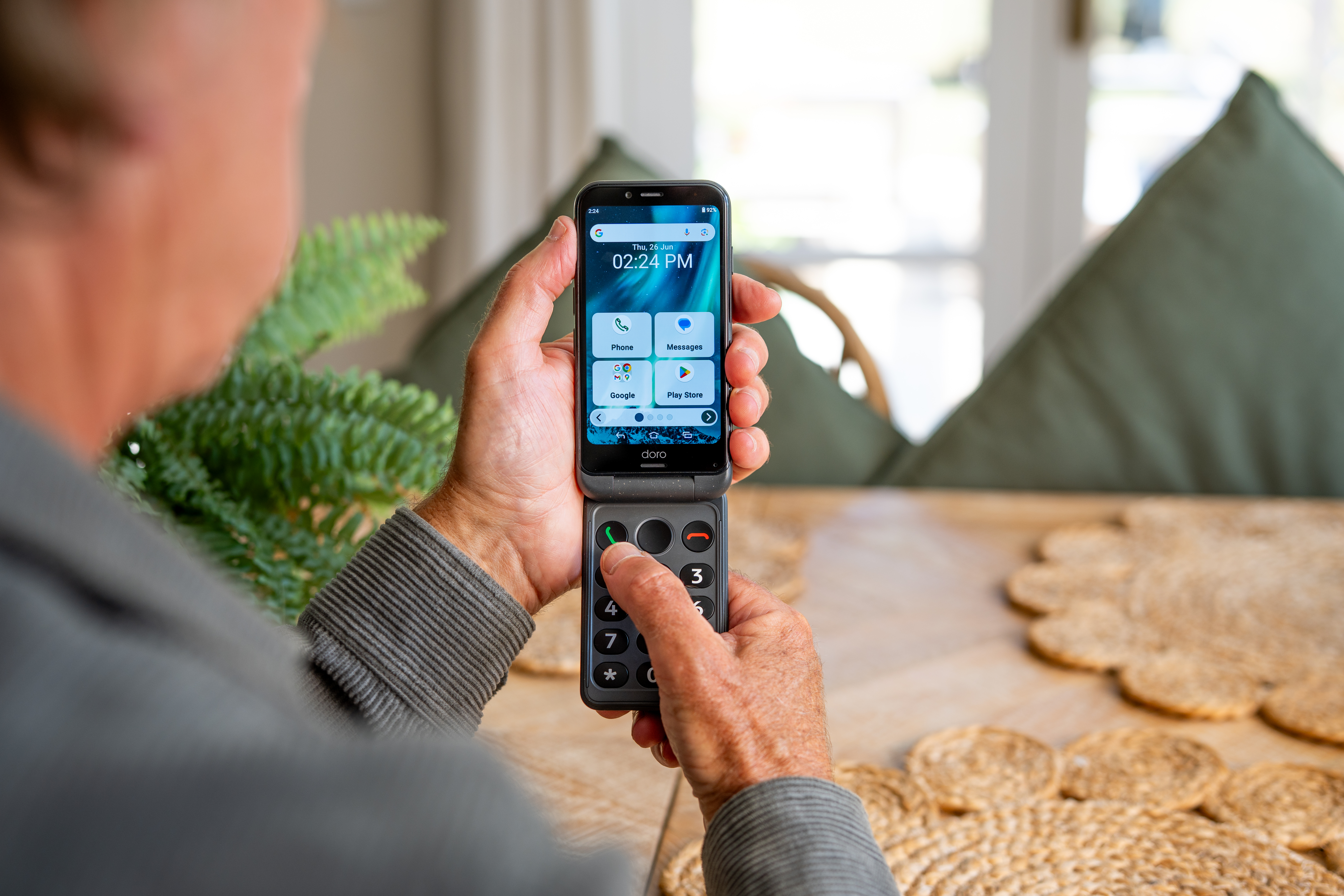 Doro Aurora A20 - graphit - Smartphone - 64 GB, Ansicht 4