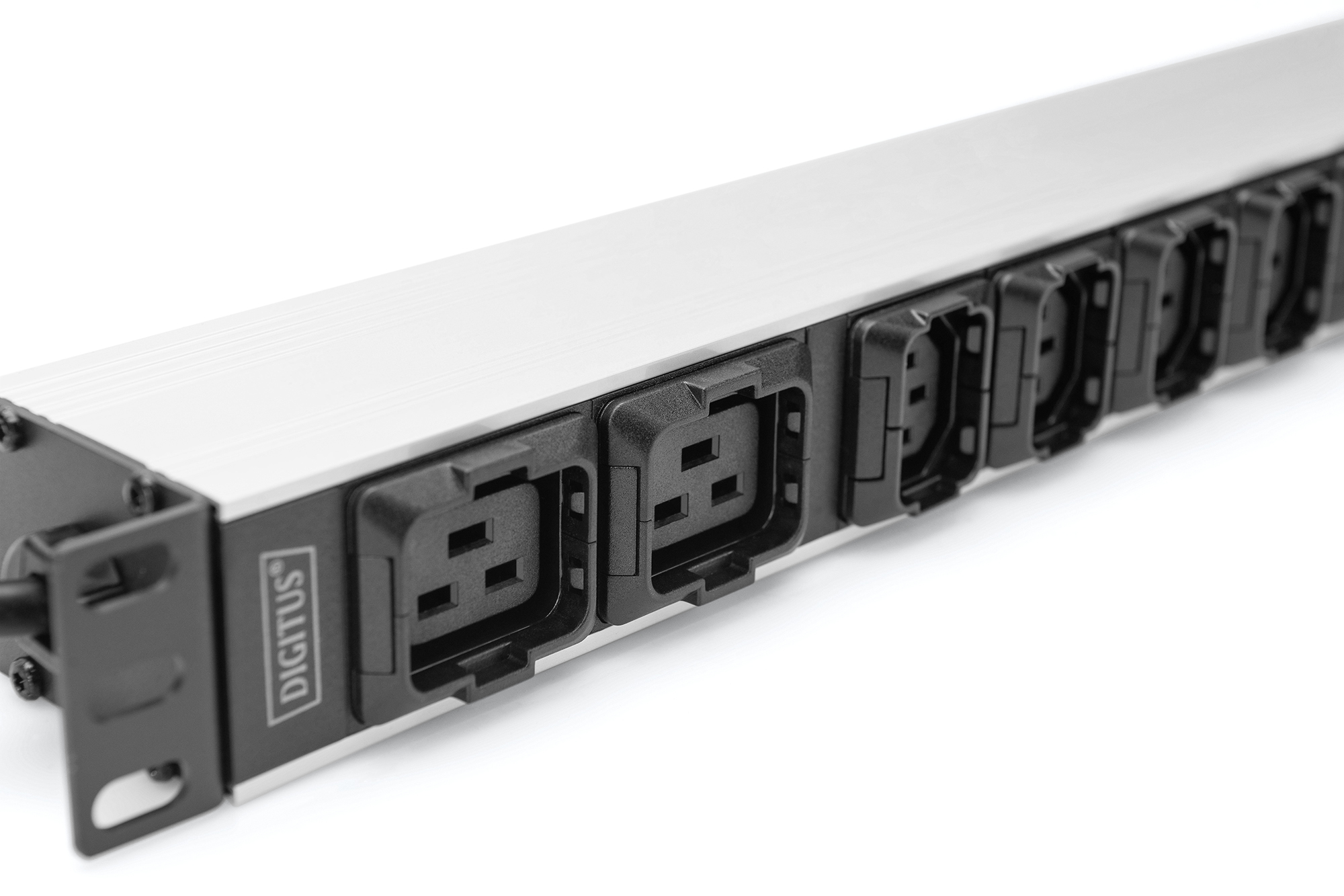 DIGITUS Stromverteilungseinheit (Rack - einbaufähig) - Wechselstrom 230 V - 3600 VA - 1-phasig, Ansicht 4