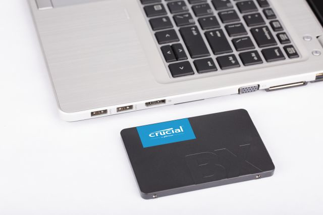 Crucial BX500 - SSD - 1 TB - intern - 2.5 (6.4 cm), Ansicht 3